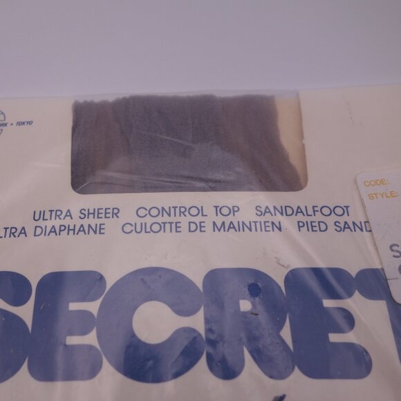 SECRET international Ultra Sheer Control Top Sandalfoot Soft Grey Pantyhose - Picture 5 of 13